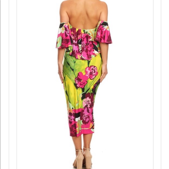 Cute floral two piece - Picture 2 of 4